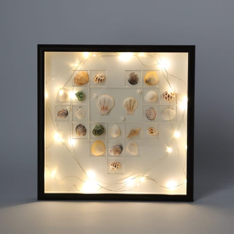 Caja Sombra LED Corazón Conchas